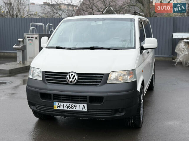 Белый Фольксваген Transporter, объемом двигателя 1.9 л и пробегом 300 тыс. км за 7700 $, фото 2 на Automoto.ua
