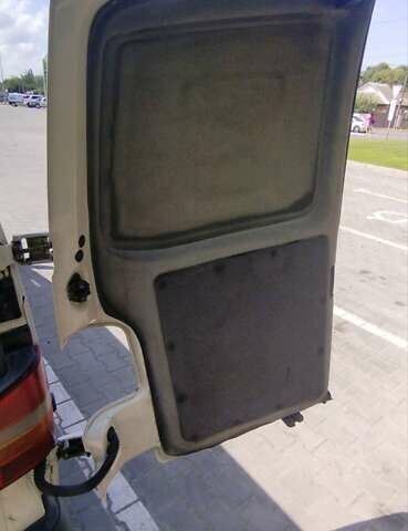 Белый Фольксваген Transporter, объемом двигателя 2.5 л и пробегом 400 тыс. км за 8700 $, фото 25 на Automoto.ua