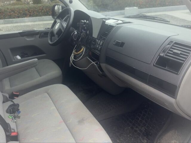 Білий Фольксваген Transporter, об'ємом двигуна 2.5 л та пробігом 297 тис. км за 10700 $, фото 5 на Automoto.ua