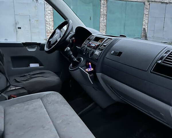 Білий Фольксваген Transporter, об'ємом двигуна 1.9 л та пробігом 350 тис. км за 3700 $, фото 4 на Automoto.ua