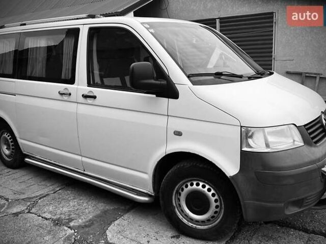 Білий Фольксваген Transporter, об'ємом двигуна 1.98 л та пробігом 302 тис. км за 9500 $, фото 1 на Automoto.ua