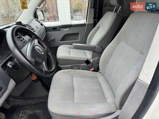 Білий Фольксваген Transporter, об'ємом двигуна 1.9 л та пробігом 287 тис. км за 5900 $, фото 12 на Automoto.ua
