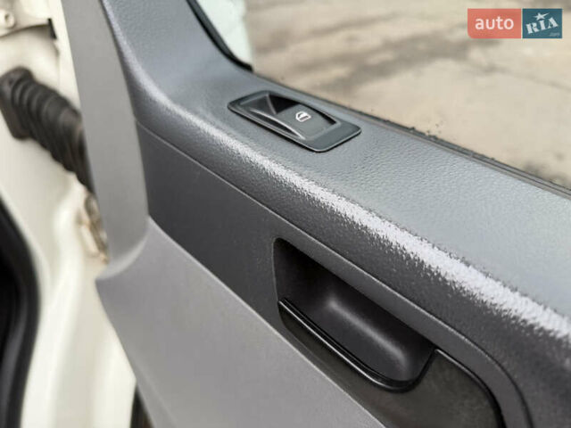 Белый Фольксваген Transporter, объемом двигателя 2.46 л и пробегом 350 тыс. км за 6400 $, фото 60 на Automoto.ua