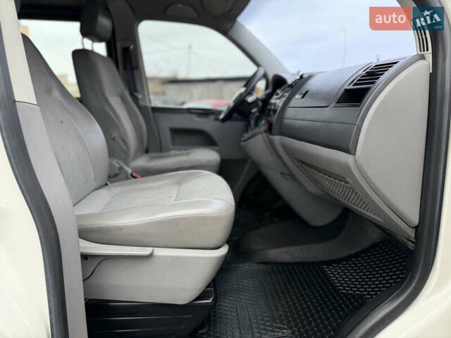 Белый Фольксваген Transporter, объемом двигателя 2.46 л и пробегом 250 тыс. км за 5999 $, фото 49 на Automoto.ua