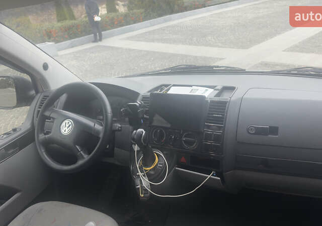 Білий Фольксваген Transporter, об'ємом двигуна 2.5 л та пробігом 297 тис. км за 10700 $, фото 3 на Automoto.ua