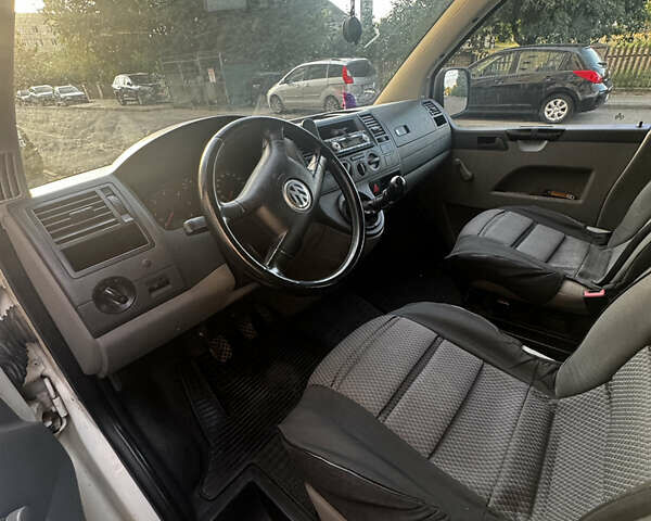 Білий Фольксваген Transporter, об'ємом двигуна 1.9 л та пробігом 391 тис. км за 6999 $, фото 6 на Automoto.ua
