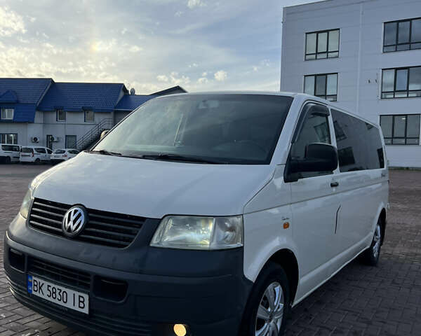 Белый Фольксваген Transporter, объемом двигателя 1.9 л и пробегом 392 тыс. км за 7799 $, фото 1 на Automoto.ua