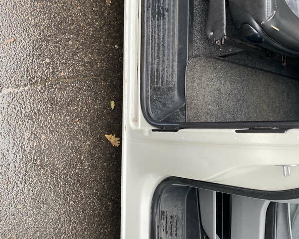 Білий Фольксваген Transporter, об'ємом двигуна 2.5 л та пробігом 355 тис. км за 8799 $, фото 7 на Automoto.ua