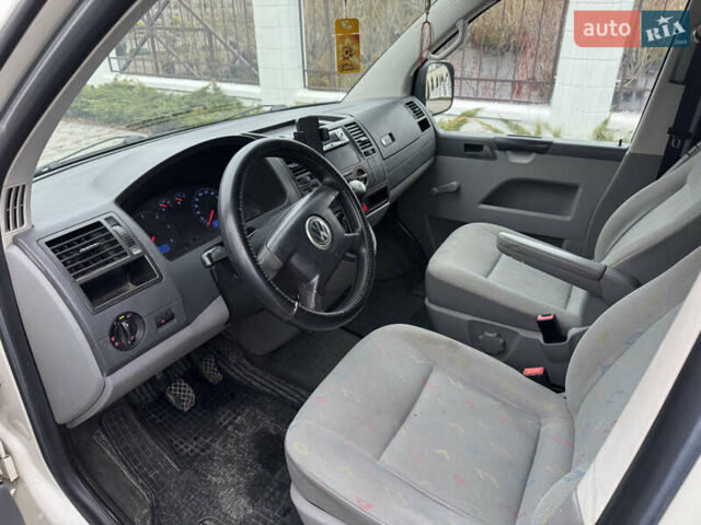 Білий Фольксваген Transporter, об'ємом двигуна 1.9 л та пробігом 287 тис. км за 5900 $, фото 6 на Automoto.ua