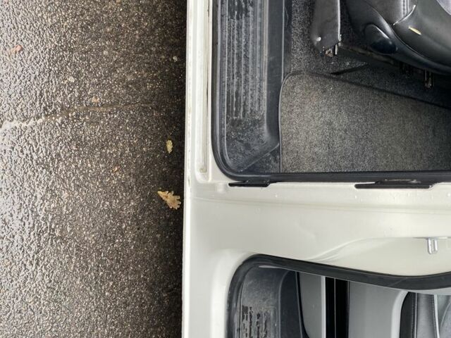 Білий Фольксваген Transporter, об'ємом двигуна 2.5 л та пробігом 354 тис. км за 8799 $, фото 9 на Automoto.ua