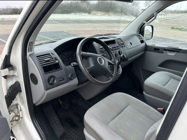 Белый Фольксваген Transporter, объемом двигателя 2.5 л и пробегом 230 тыс. км за 3482 $, фото 9 на Automoto.ua