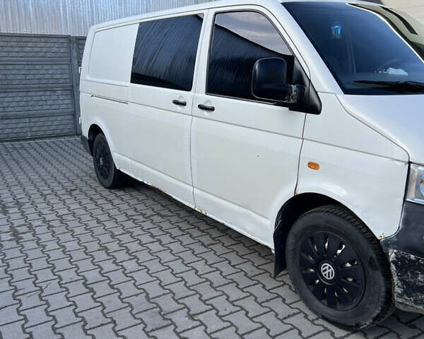 Белый Фольксваген Transporter, объемом двигателя 1.9 л и пробегом 355 тыс. км за 5500 $, фото 1 на Automoto.ua