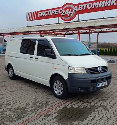 Белый Фольксваген Transporter, объемом двигателя 1.9 л и пробегом 250 тыс. км за 8000 $, фото 1 на Automoto.ua