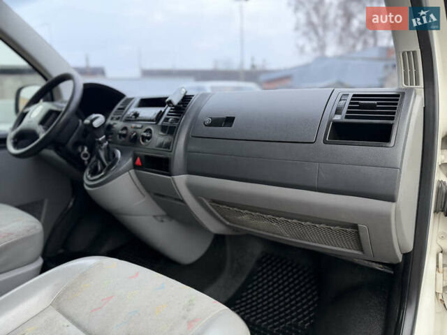 Белый Фольксваген Transporter, объемом двигателя 2.46 л и пробегом 250 тыс. км за 5999 $, фото 52 на Automoto.ua