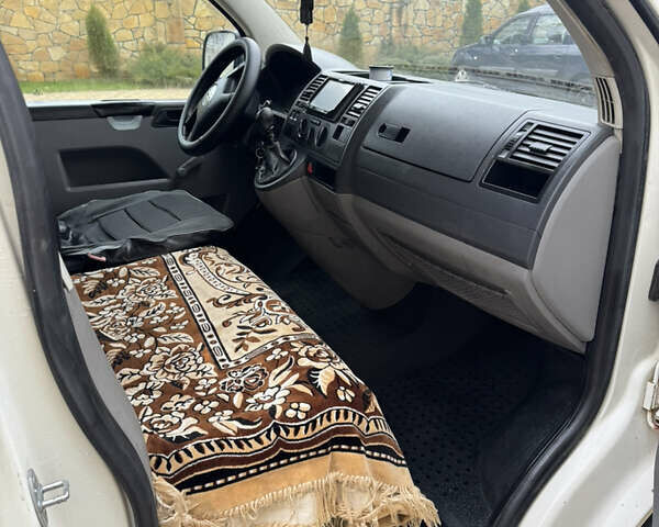 Белый Фольксваген Transporter, объемом двигателя 1.9 л и пробегом 330 тыс. км за 5600 $, фото 12 на Automoto.ua