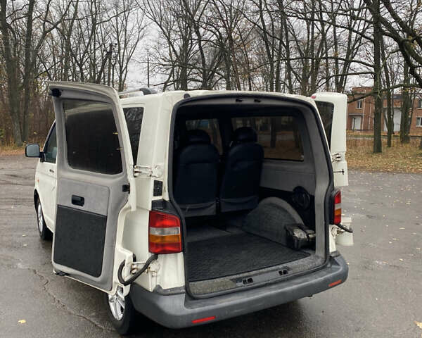 Білий Фольксваген Transporter, об'ємом двигуна 2.5 л та пробігом 355 тис. км за 8799 $, фото 2 на Automoto.ua