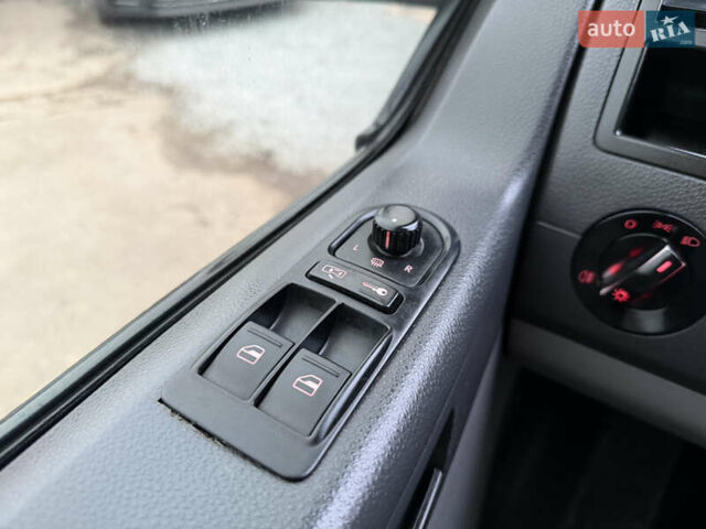 Белый Фольксваген Transporter, объемом двигателя 2.46 л и пробегом 250 тыс. км за 5999 $, фото 33 на Automoto.ua