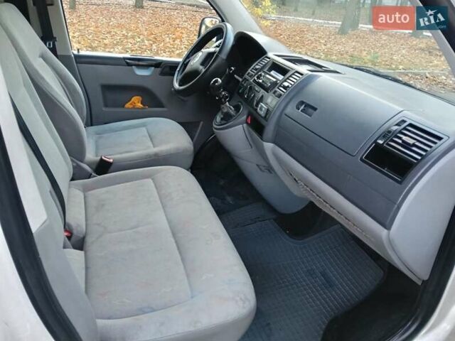 Белый Фольксваген Transporter, объемом двигателя 1.9 л и пробегом 377 тыс. км за 6400 $, фото 1 на Automoto.ua