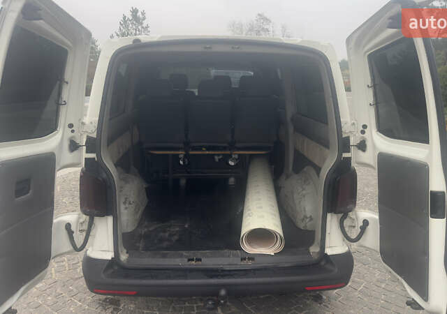 Білий Фольксваген Transporter, об'ємом двигуна 2.5 л та пробігом 297 тис. км за 10700 $, фото 6 на Automoto.ua