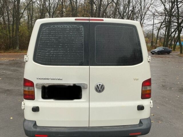 Білий Фольксваген Transporter, об'ємом двигуна 2.5 л та пробігом 354 тис. км за 8799 $, фото 2 на Automoto.ua