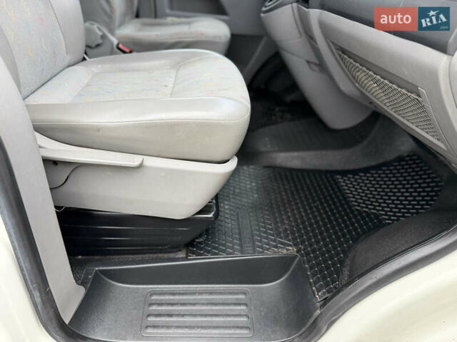 Белый Фольксваген Transporter, объемом двигателя 2.46 л и пробегом 350 тыс. км за 6400 $, фото 54 на Automoto.ua