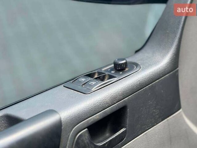 Белый Фольксваген Transporter, объемом двигателя 2.46 л и пробегом 336 тыс. км за 9500 $, фото 7 на Automoto.ua