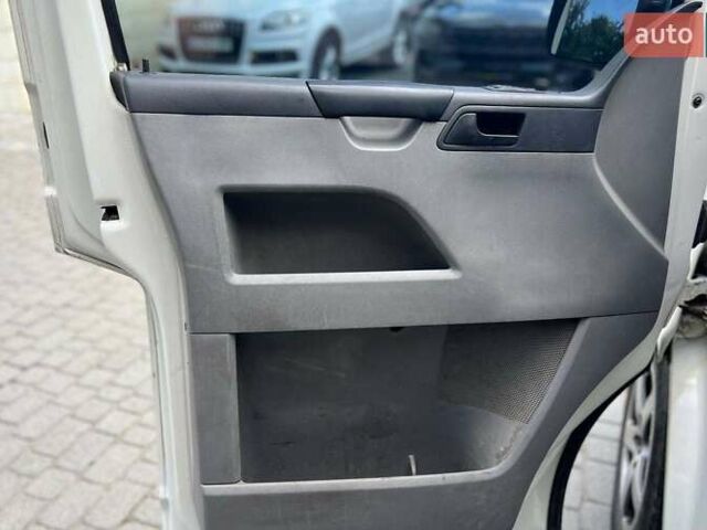 Белый Фольксваген Transporter, объемом двигателя 2.46 л и пробегом 336 тыс. км за 9500 $, фото 6 на Automoto.ua