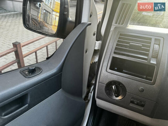 Білий Фольксваген Transporter, об'ємом двигуна 1.9 л та пробігом 391 тис. км за 6999 $, фото 7 на Automoto.ua