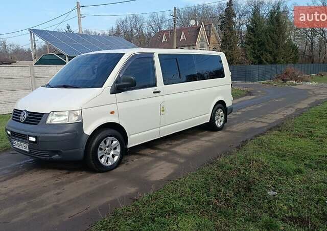 Білий Фольксваген Transporter, об'ємом двигуна 2.5 л та пробігом 320 тис. км за 7700 $, фото 1 на Automoto.ua