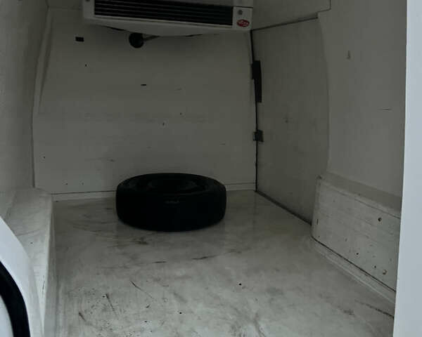 Білий Фольксваген Transporter, об'ємом двигуна 1.9 л та пробігом 350 тис. км за 3700 $, фото 5 на Automoto.ua