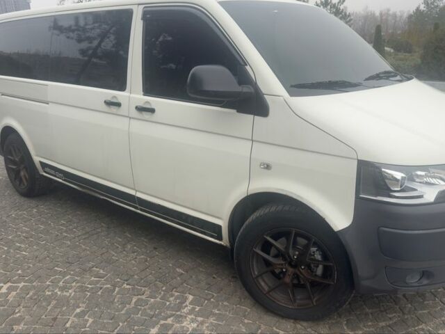 Білий Фольксваген Transporter, об'ємом двигуна 2.5 л та пробігом 297 тис. км за 10700 $, фото 1 на Automoto.ua