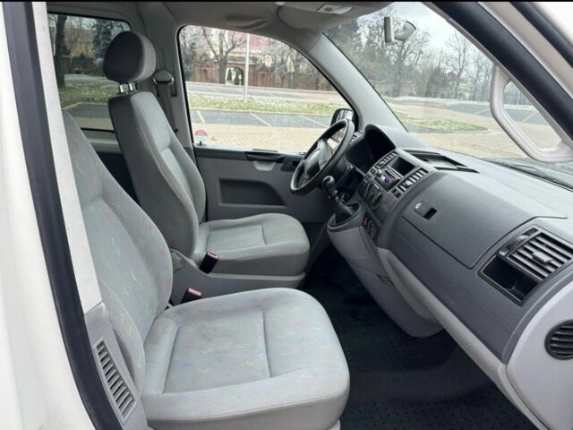 Белый Фольксваген Transporter, объемом двигателя 2.5 л и пробегом 230 тыс. км за 3482 $, фото 13 на Automoto.ua