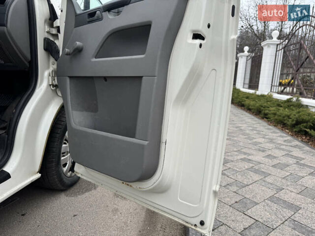 Білий Фольксваген Transporter, об'ємом двигуна 1.9 л та пробігом 287 тис. км за 5900 $, фото 11 на Automoto.ua
