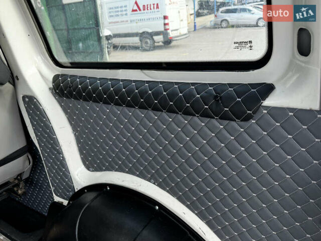 Білий Фольксваген Transporter, об'ємом двигуна 1.9 л та пробігом 391 тис. км за 6999 $, фото 11 на Automoto.ua