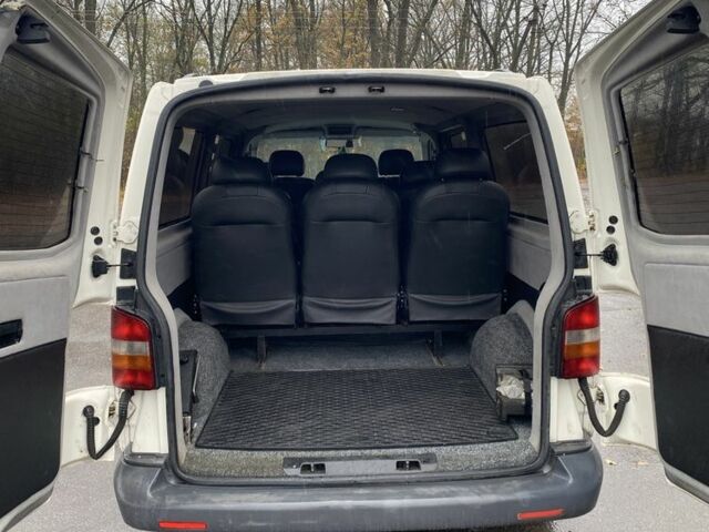 Білий Фольксваген Transporter, об'ємом двигуна 2.5 л та пробігом 354 тис. км за 8799 $, фото 3 на Automoto.ua