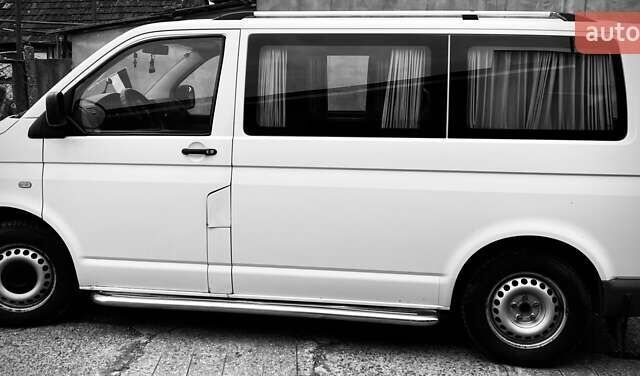Білий Фольксваген Transporter, об'ємом двигуна 1.98 л та пробігом 302 тис. км за 9500 $, фото 2 на Automoto.ua