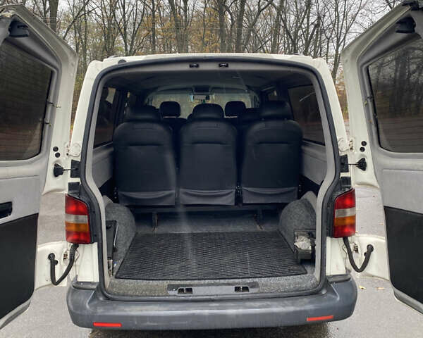 Білий Фольксваген Transporter, об'ємом двигуна 2.5 л та пробігом 355 тис. км за 8799 $, фото 4 на Automoto.ua
