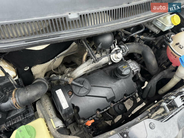 Білий Фольксваген Transporter, об'ємом двигуна 1.9 л та пробігом 287 тис. км за 5900 $, фото 16 на Automoto.ua