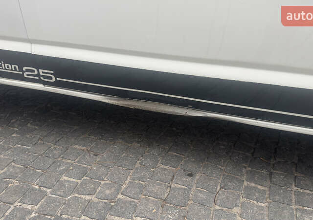 Білий Фольксваген Transporter, об'ємом двигуна 2.5 л та пробігом 297 тис. км за 10700 $, фото 5 на Automoto.ua