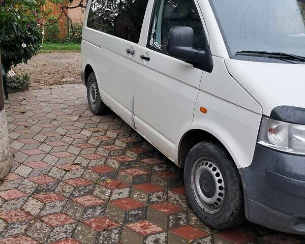 Белый Фольксваген Transporter, объемом двигателя 1.9 л и пробегом 300 тыс. км за 7000 $, фото 1 на Automoto.ua