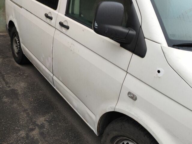 Белый Фольксваген Transporter, объемом двигателя 2.5 л и пробегом 250 тыс. км за 6300 $, фото 1 на Automoto.ua