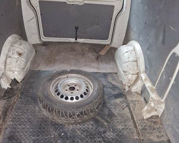 Белый Фольксваген Transporter, объемом двигателя 2.46 л и пробегом 500 тыс. км за 7500 $, фото 5 на Automoto.ua