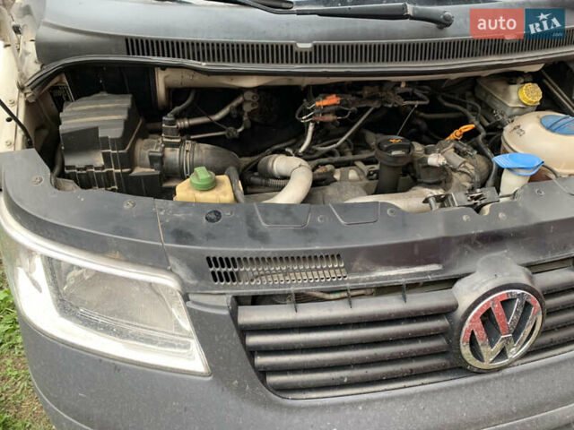 Белый Фольксваген Transporter, объемом двигателя 2.5 л и пробегом 144 тыс. км за 9900 $, фото 13 на Automoto.ua