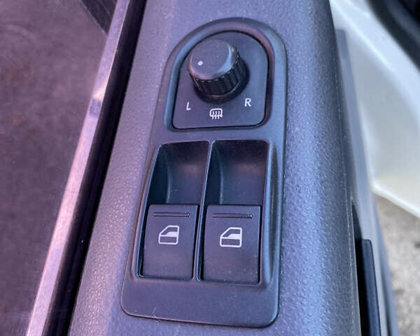 Білий Фольксваген Transporter, об'ємом двигуна 2.46 л та пробігом 340 тис. км за 7999 $, фото 14 на Automoto.ua