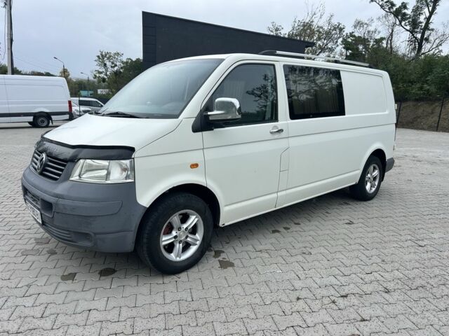 Белый Фольксваген Transporter, объемом двигателя 2.5 л и пробегом 303 тыс. км за 6750 $, фото 1 на Automoto.ua
