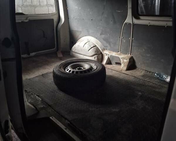 Белый Фольксваген Transporter, объемом двигателя 2.46 л и пробегом 500 тыс. км за 7500 $, фото 6 на Automoto.ua