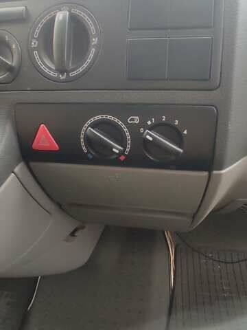 Белый Фольксваген Transporter, объемом двигателя 2.5 л и пробегом 445 тыс. км за 11000 $, фото 8 на Automoto.ua