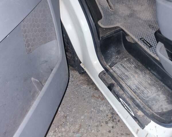 Белый Фольксваген Transporter, объемом двигателя 2.46 л и пробегом 500 тыс. км за 7500 $, фото 2 на Automoto.ua