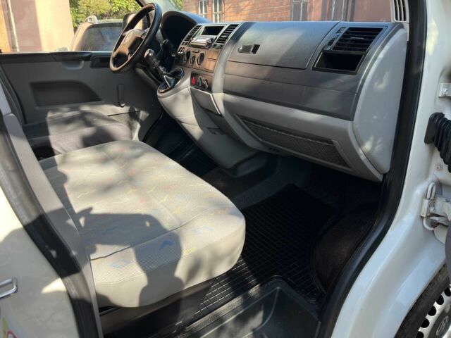 Белый Фольксваген Transporter, объемом двигателя 1.9 л и пробегом 333 тыс. км за 8900 $, фото 9 на Automoto.ua