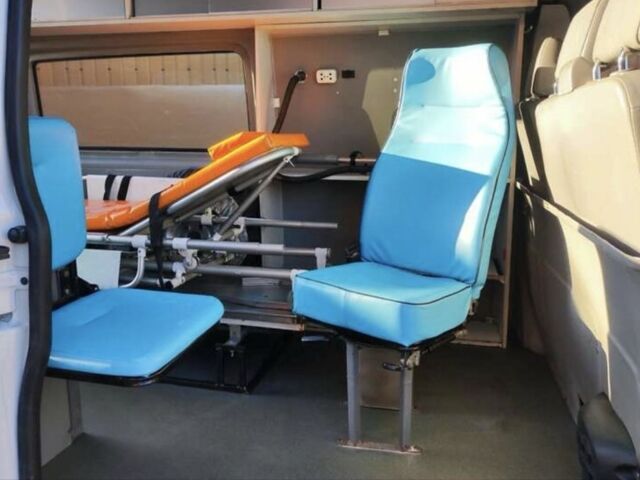 Белый Фольксваген Transporter, объемом двигателя 2.5 л и пробегом 400 тыс. км за 10000 $, фото 2 на Automoto.ua